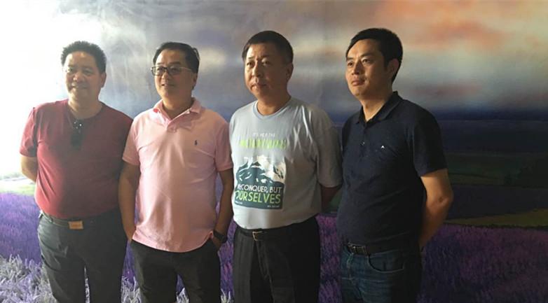 “中国采购商天山行活动” 对接共赢 助力脱贫——我公司总经理吴志广，副总经理徐斌参加活动并签约3项协议